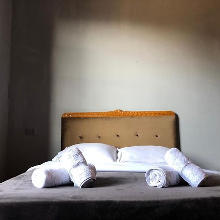 Lucky Family Hotel Tbilisi ภายนอก รูปภาพ