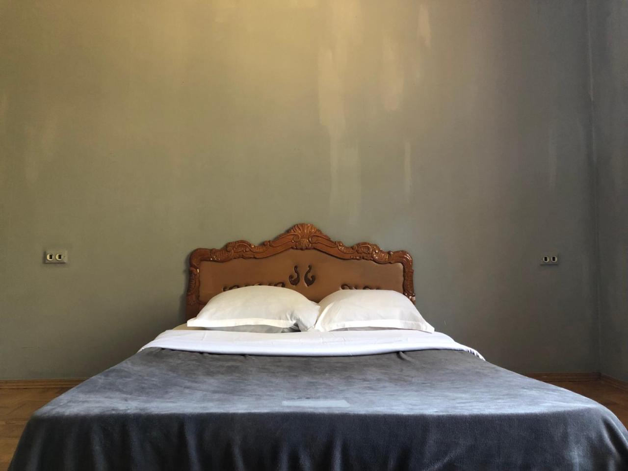 Lucky Family Hotel Tbilisi ภายนอก รูปภาพ