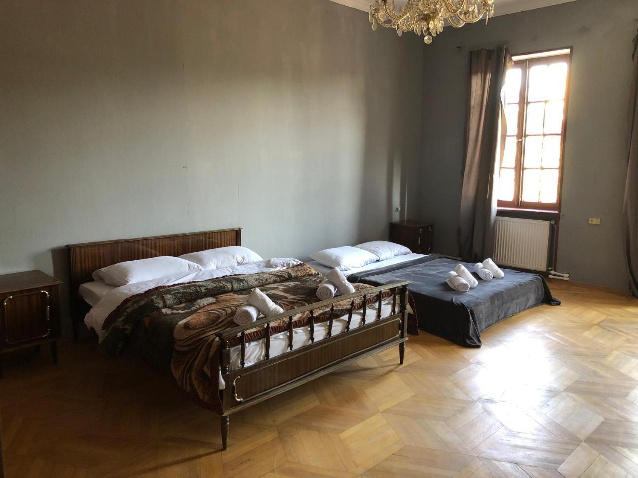 Lucky Family Hotel Tbilisi ภายนอก รูปภาพ