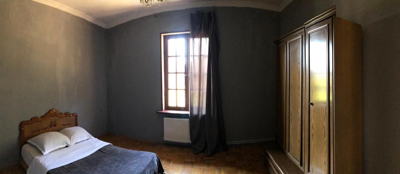 Lucky Family Hotel Tbilisi ภายนอก รูปภาพ