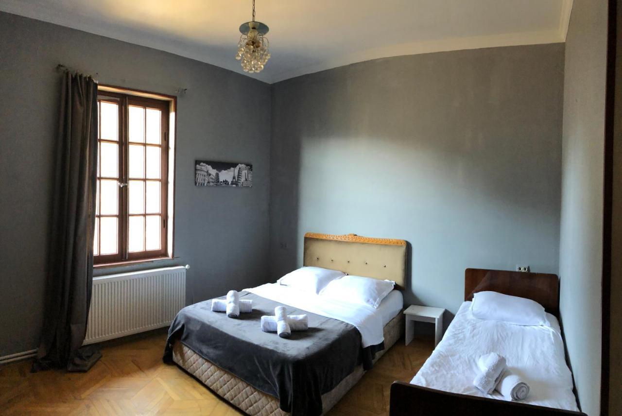 Lucky Family Hotel Tbilisi ภายนอก รูปภาพ
