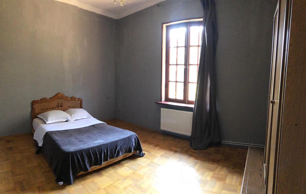 Lucky Family Hotel Tbilisi ภายนอก รูปภาพ
