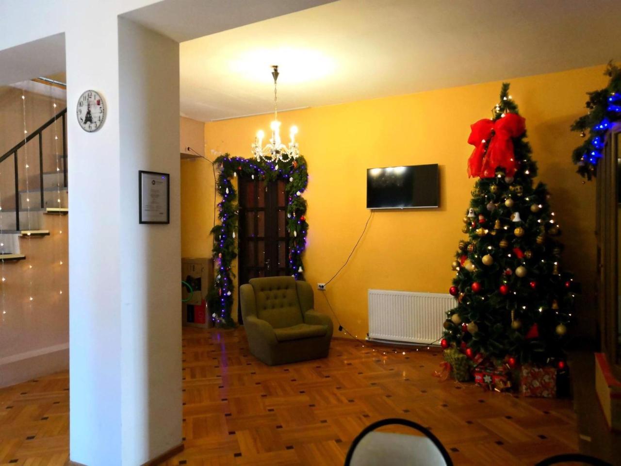 Lucky Family Hotel Tbilisi ภายนอก รูปภาพ
