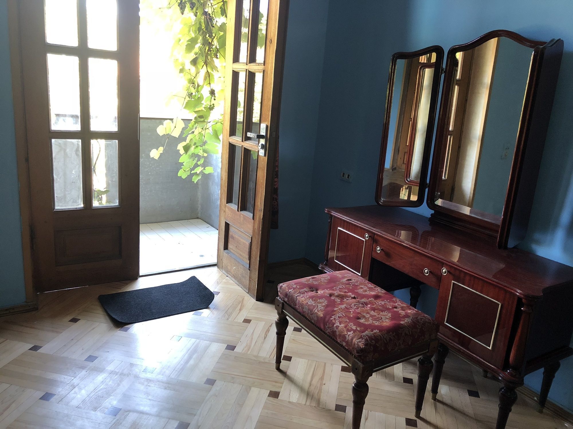 Lucky Family Hotel Tbilisi ภายนอก รูปภาพ